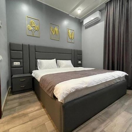 Days Hotel Erevan Esterno foto