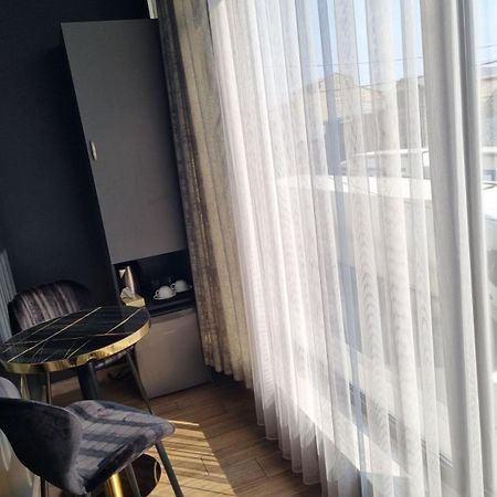 Days Hotel Erevan Esterno foto