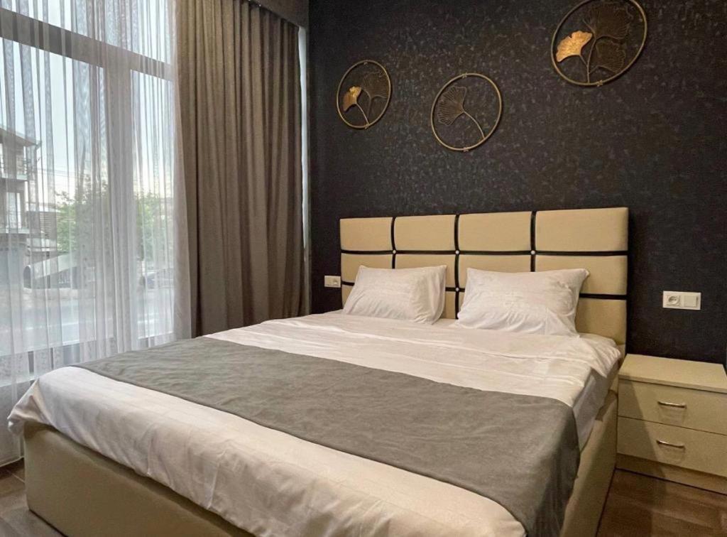 Days Hotel Erevan Esterno foto