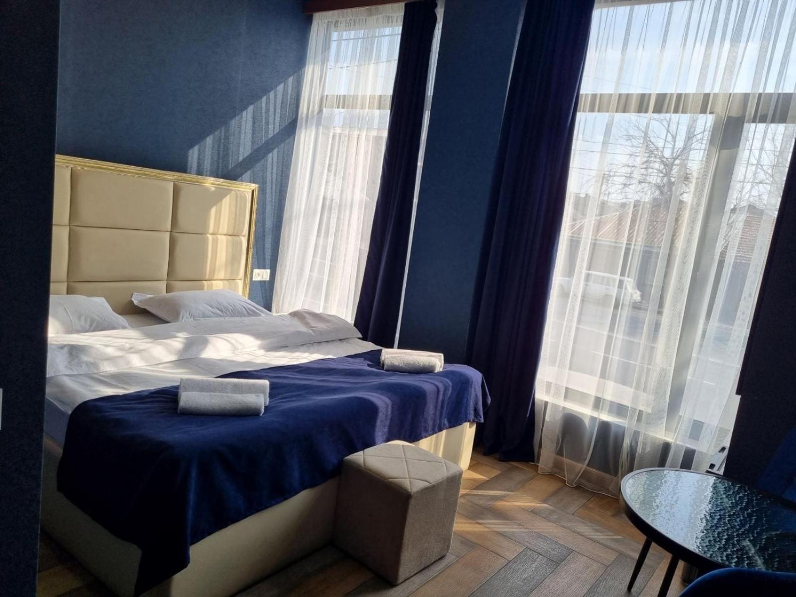 Days Hotel Erevan Esterno foto